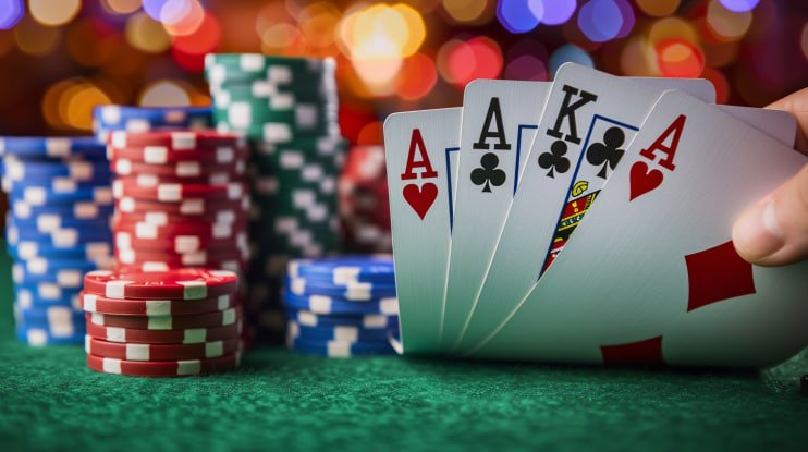 Filipino player using 444 ph mobile app on smartphone